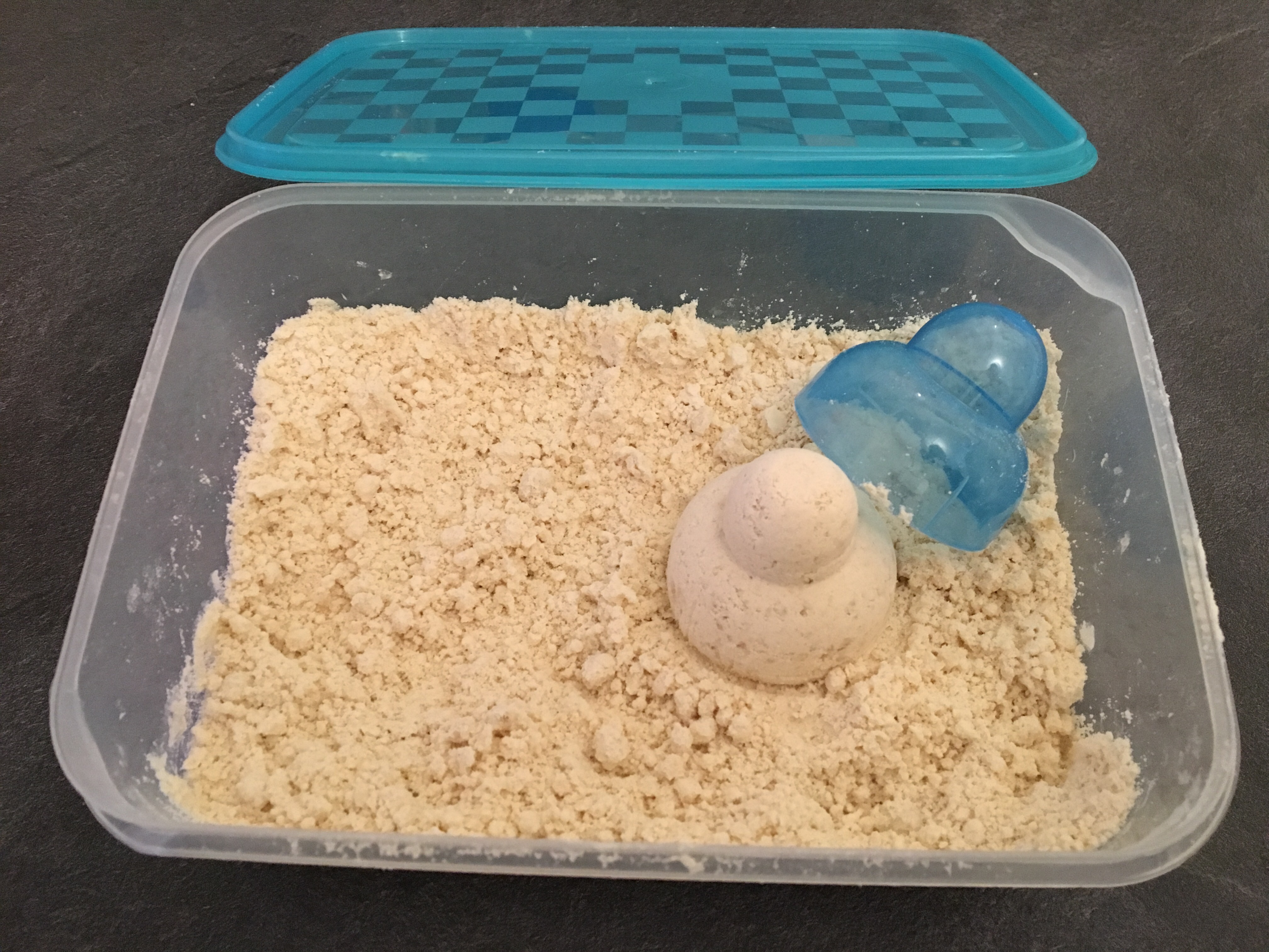 Sable magique, sable de lune, bref la recette du sable maison comestible..!  – Madi Poppins